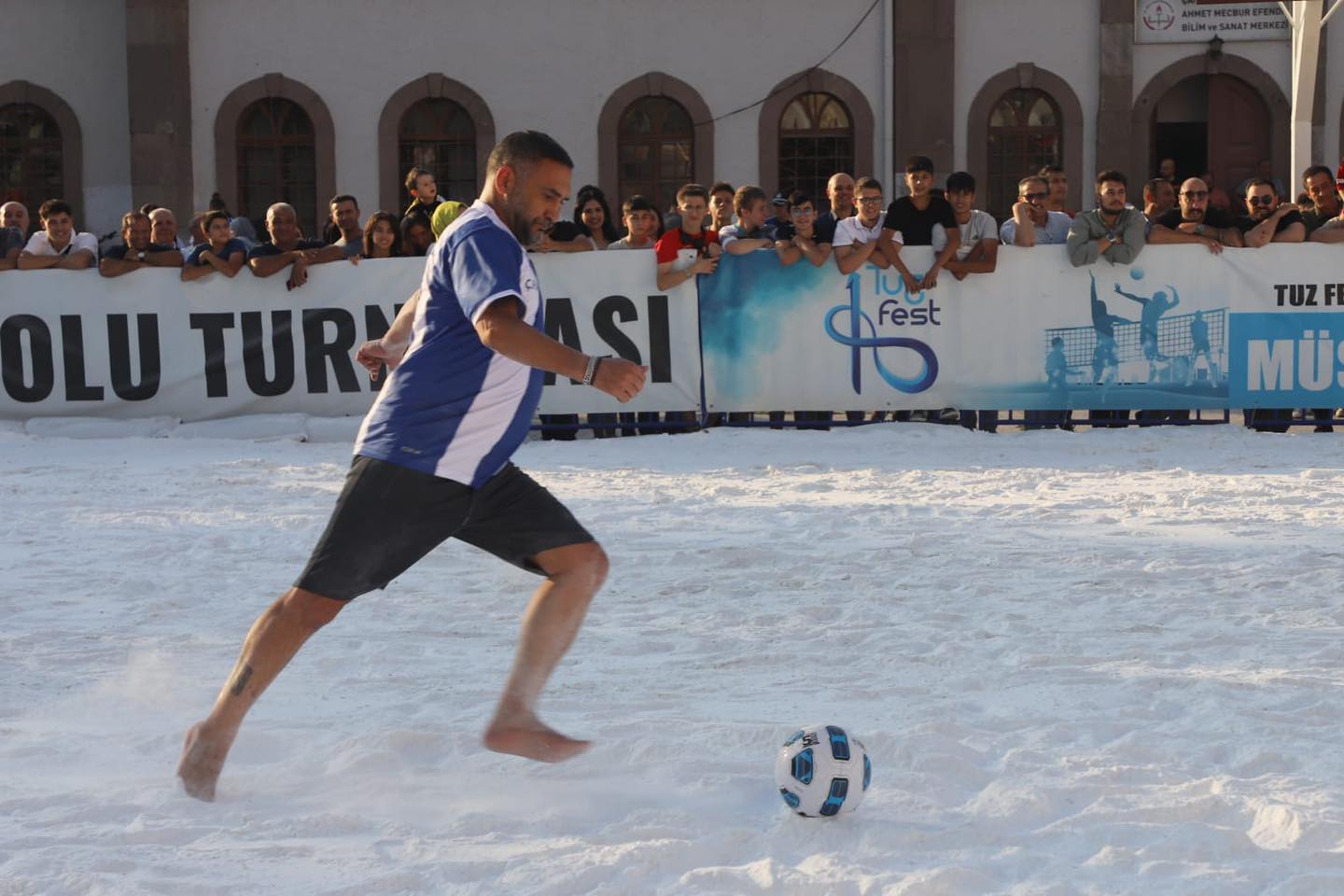 Çankırı’da Tuz Müsabakaları eski futbolcu Ümit Karan’ın vuruşu ile başladı