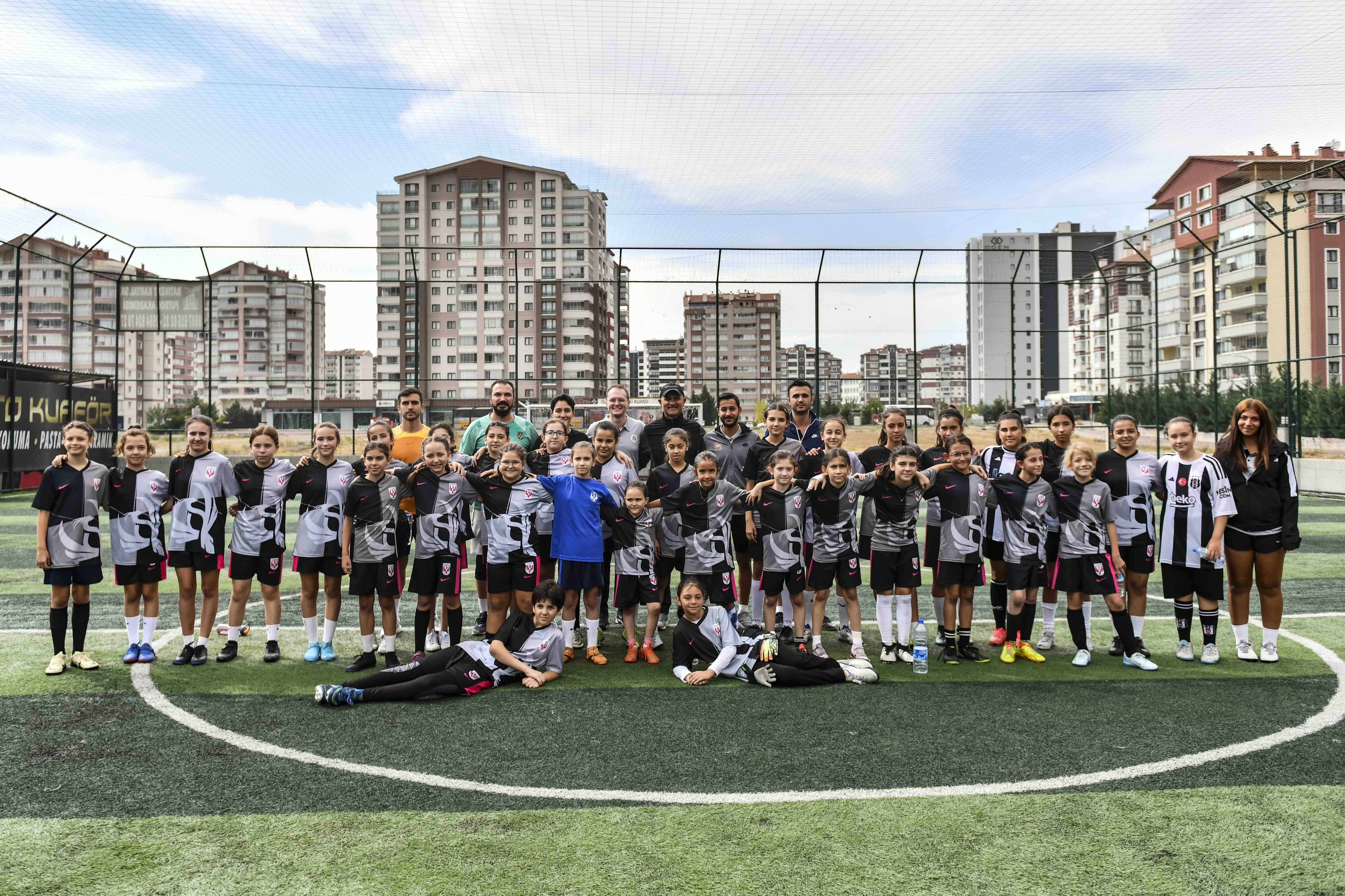 ABB’den kız çocuklarına özel futbol turnuvası