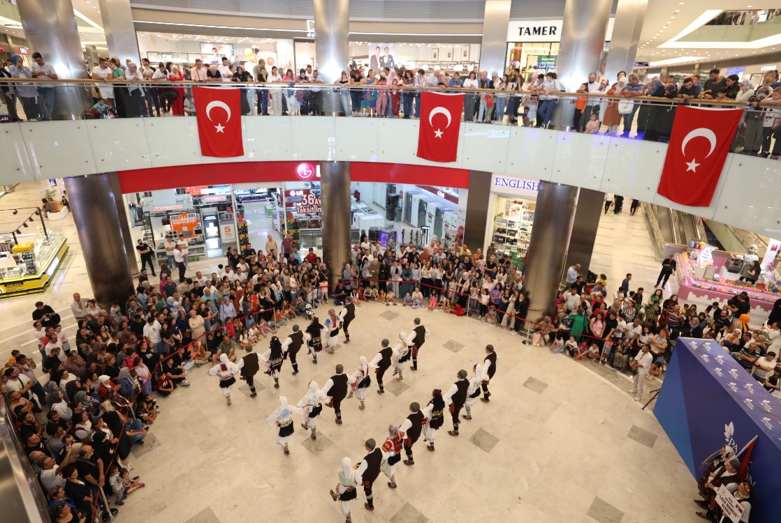 Uluslararası Zafer Halk Oyunları Festivali devam ediyor