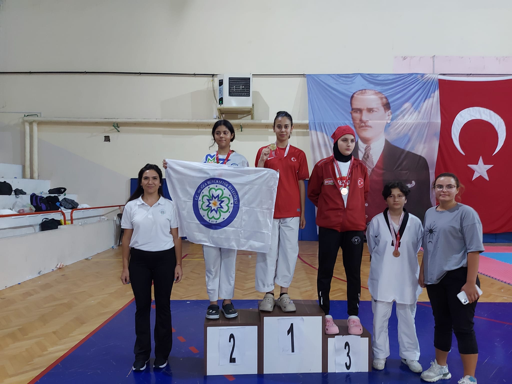 Muğla Büyükşehir Belediye sporcuları Taekwondo Şampiyonaları’nda 8 madalya kazandı