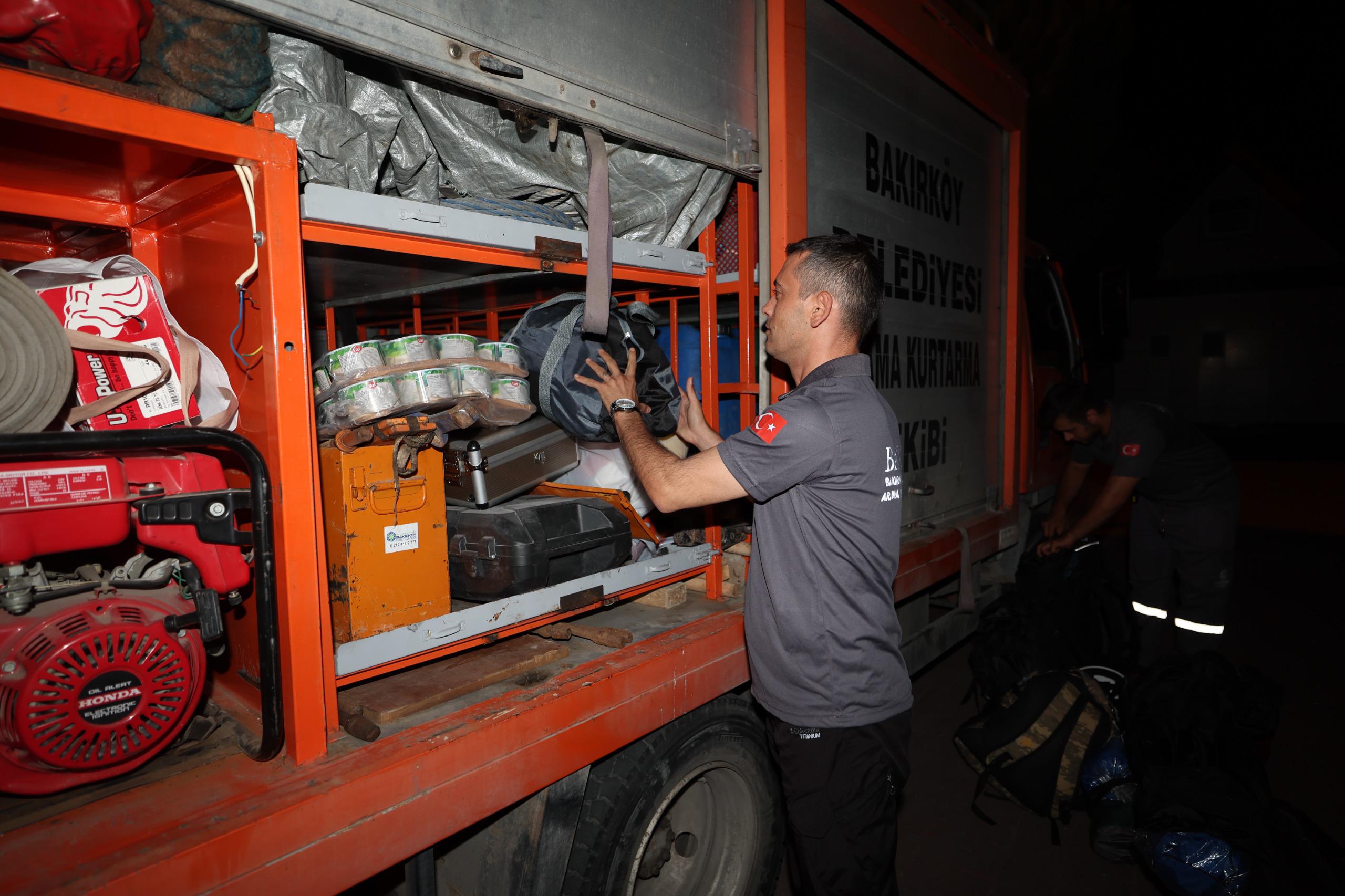 BAKUT, İzmir’deki yangına müdahale için bölgeye gidiyor