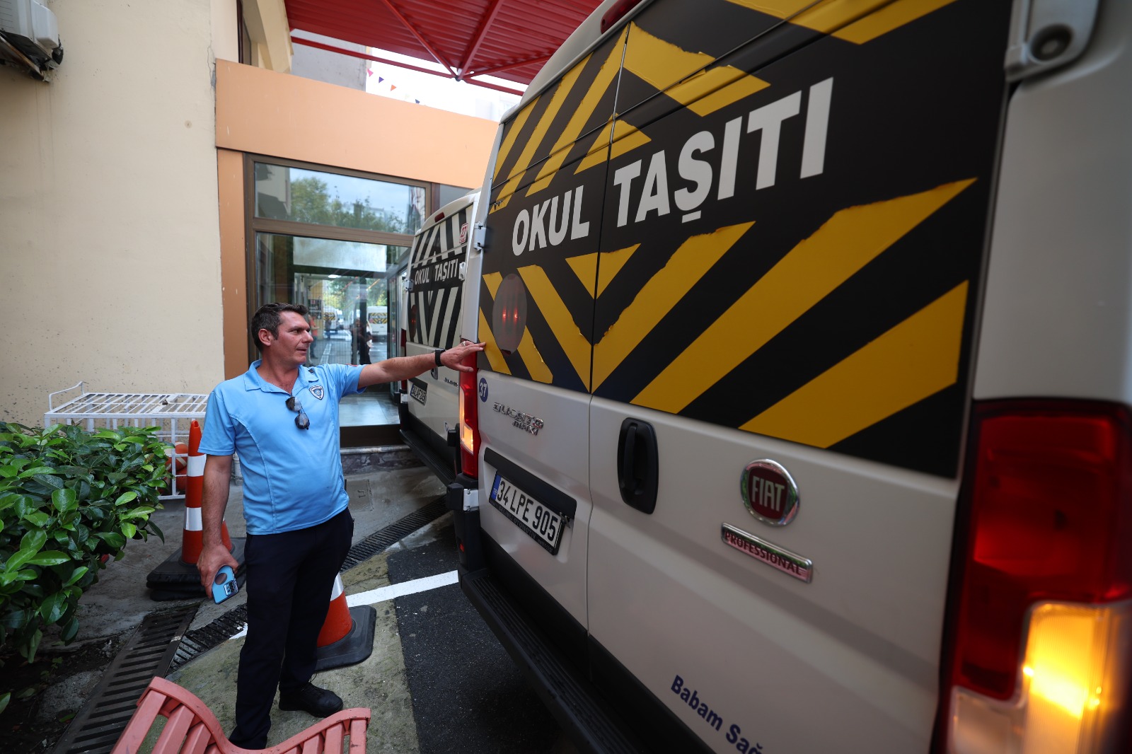 Bakırköy zabıta ve polisinden okul servis denetimi