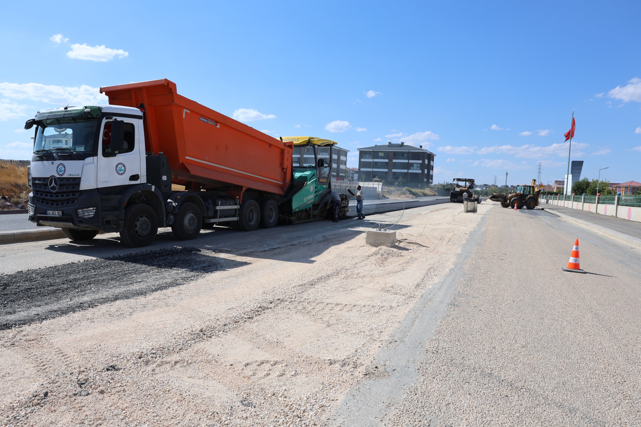 Eskişehir Büyükşehir Belediyesi’nin yol yenileme ve genişletme çalışmaları