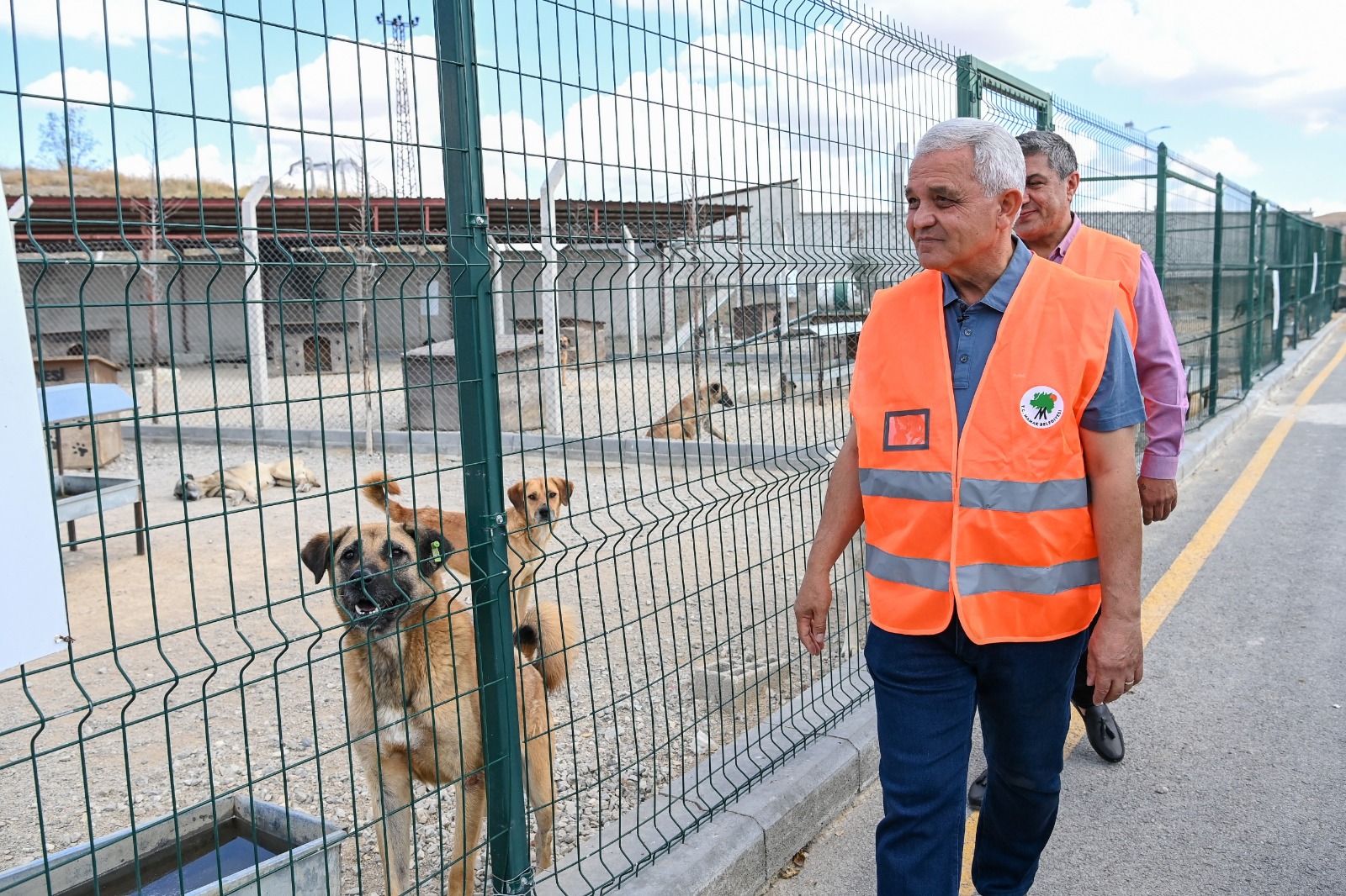 Başkan Şahin, Hayvan Rehabilitasyon Merkezi’ni ziyaret etti