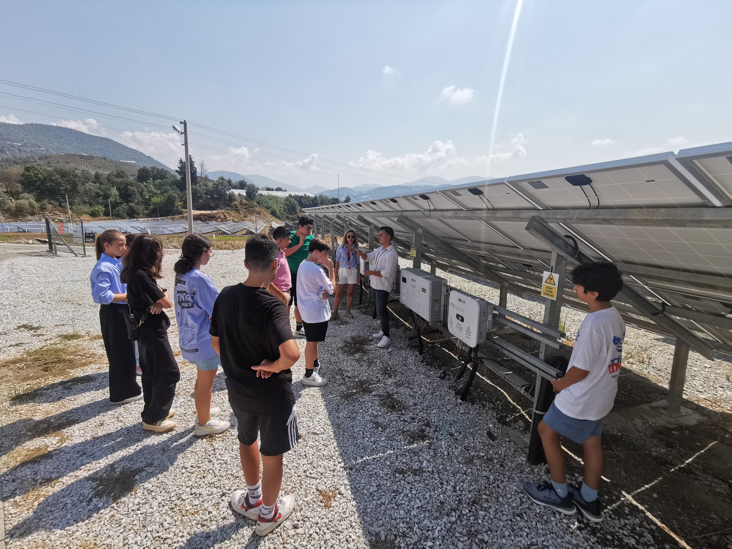 Alanya’da öğrenciler yenilenebilir enerji konusunda bilgilendirildi