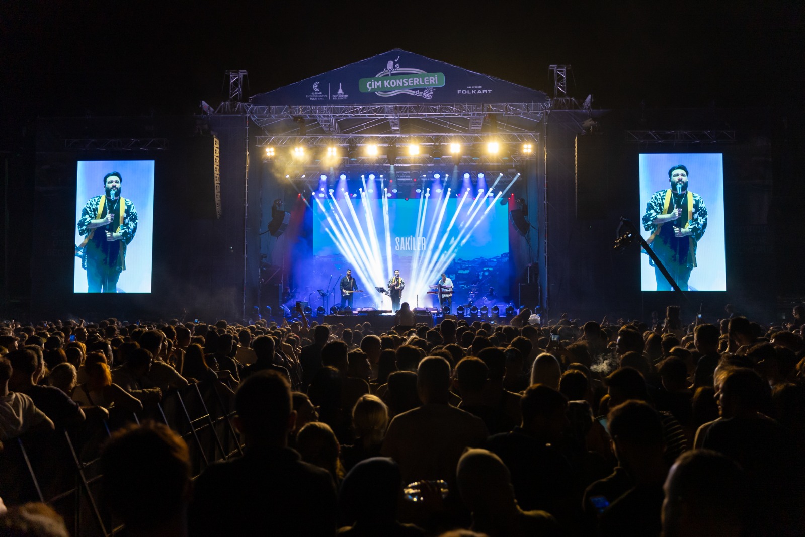 Kültürpark’ta Can Gox ve Sakiler konser verdi