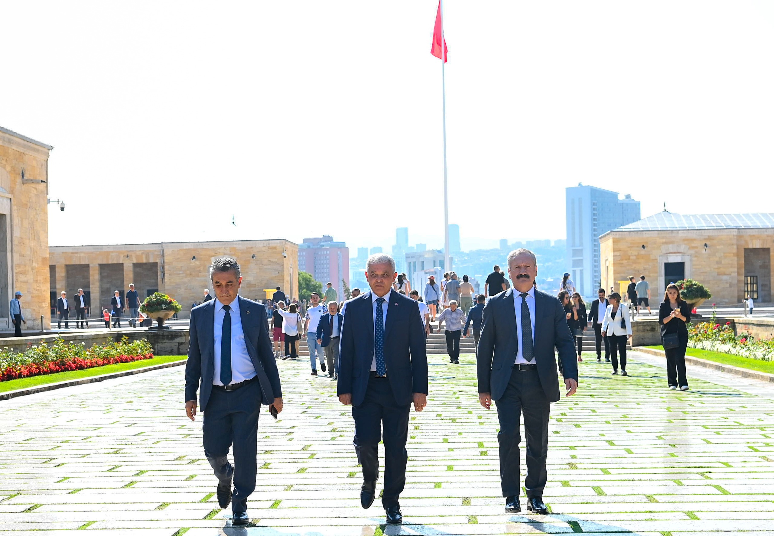 Mamak Belediye Başkanı Şahin’den Anıtkabir’e ziyaret