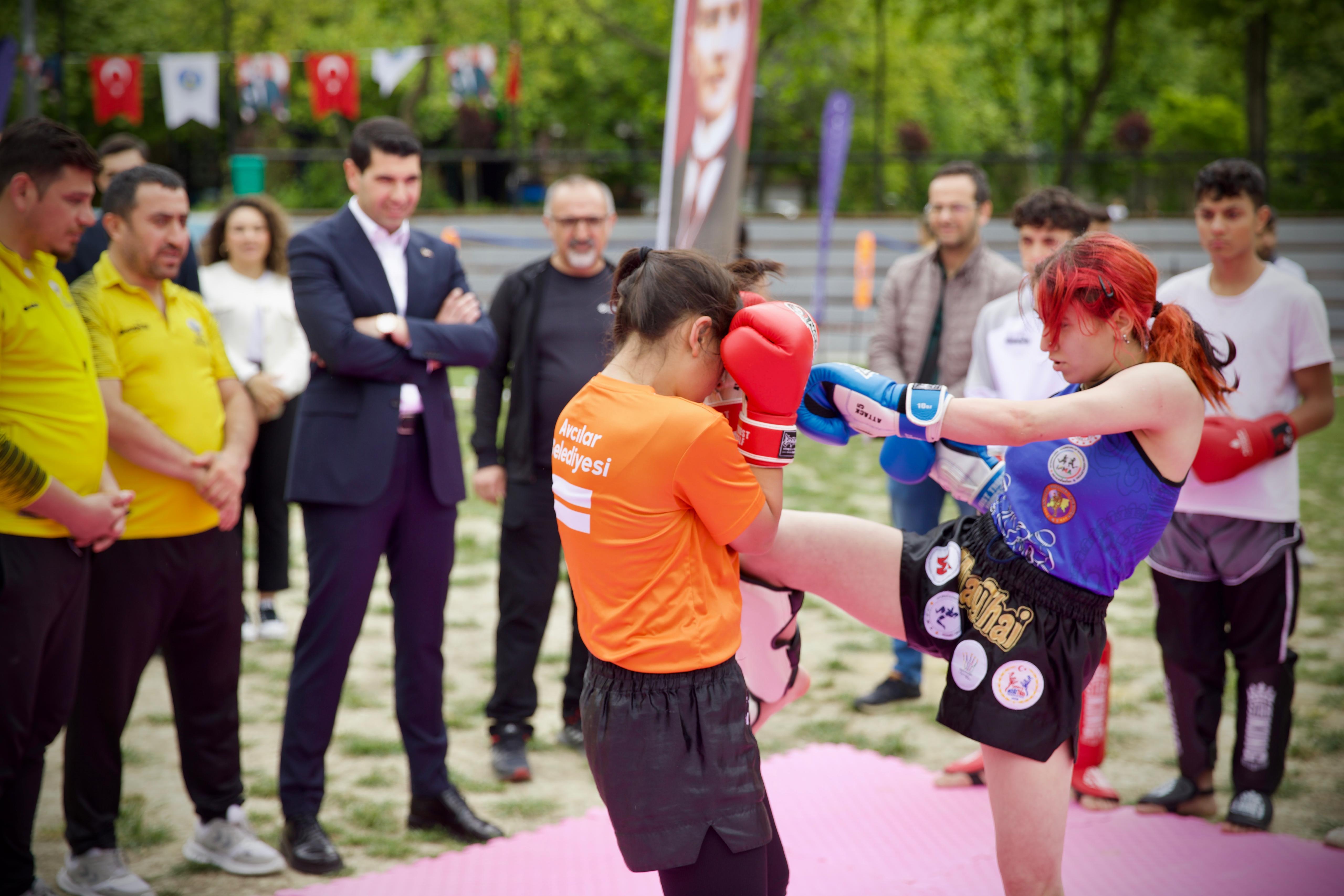 Avcılar’da çocuklar yaz dönemini sporla kapattı