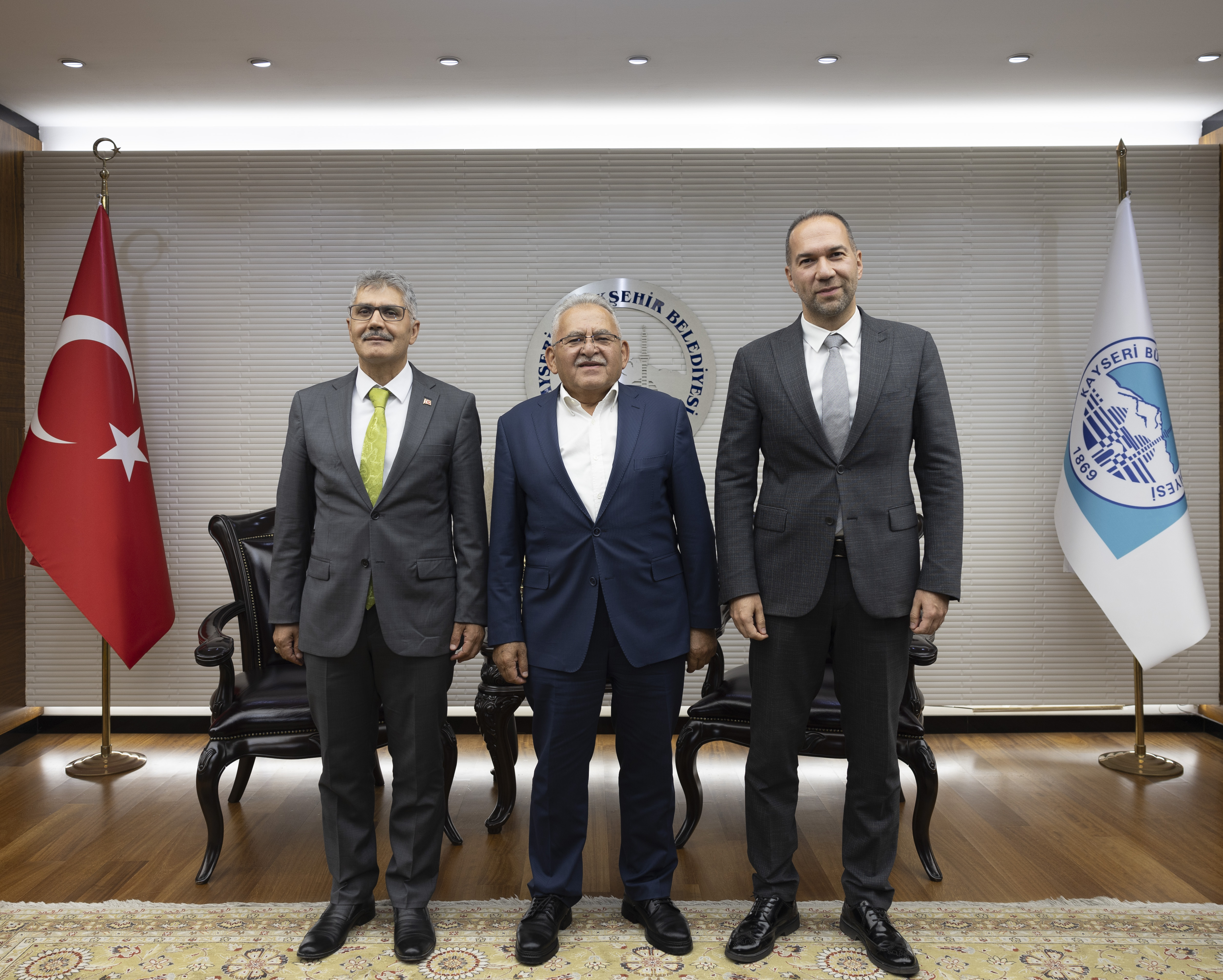 Başkan Büyükkılıç, Niğde Valisi ve Belediye Başkanı ile Mehmetçik Vakfı Müdürünü ağırladı