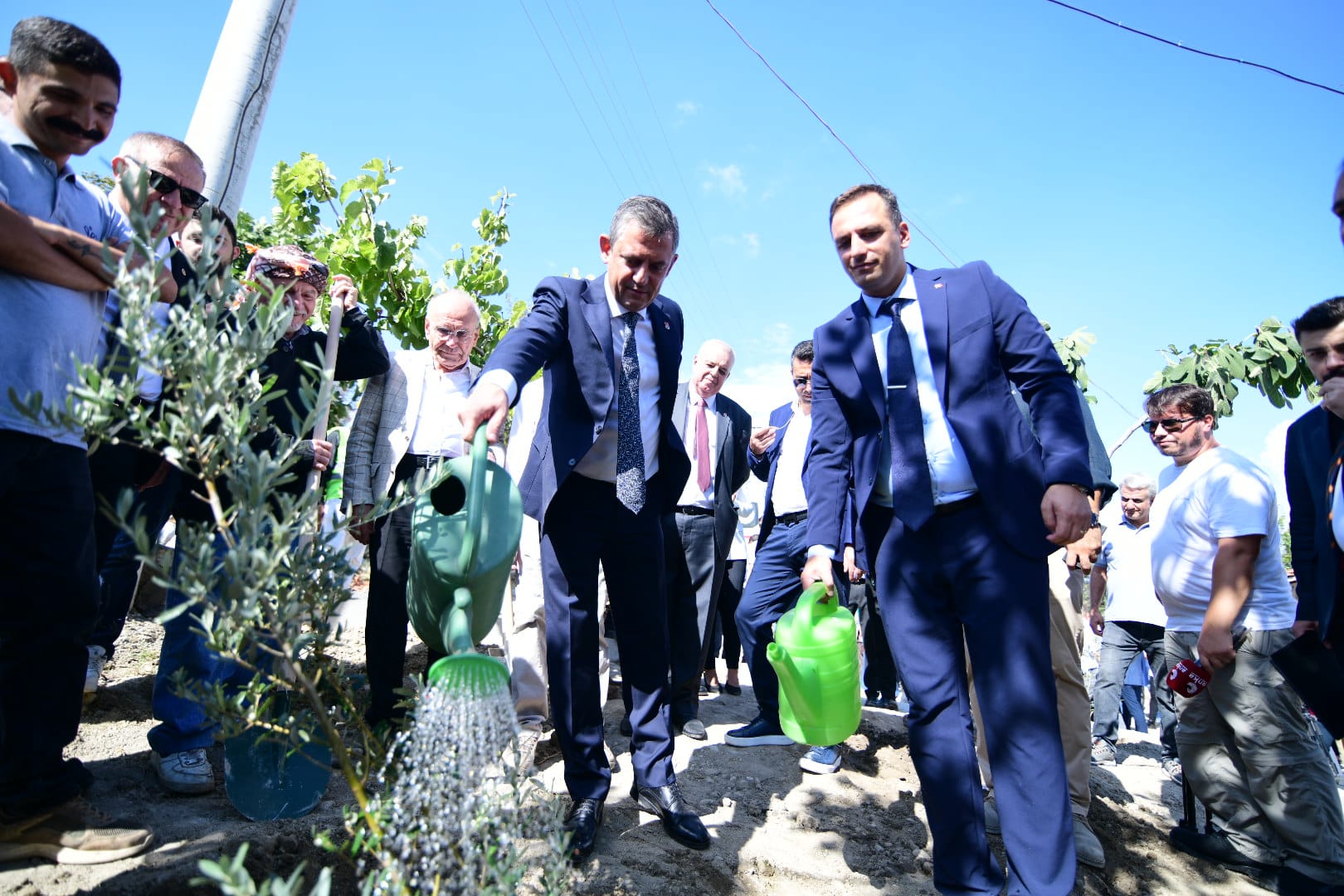 CHP Genel Başkanı Özel’in Bornova’da Sarnıç Köyü Camisinin açılışını yaptı