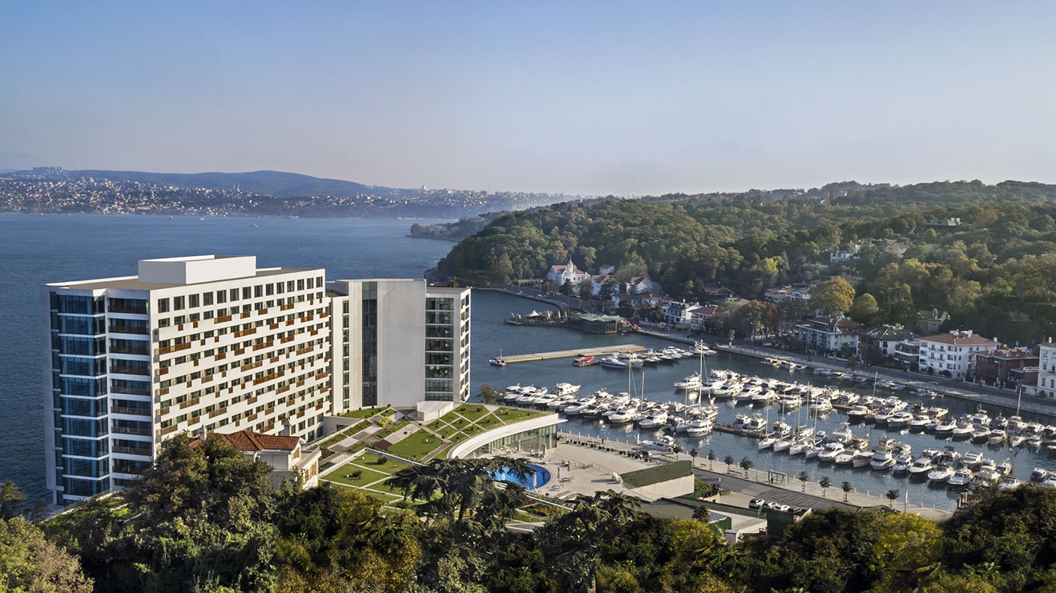 The Grand Tarabya’da Cihangir Yoga ile İstanbul Boğazı’nda yoga deneyimi