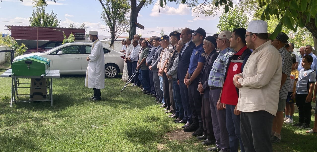 Afyonkarahisar’da şehit babası İnan, son yolculuğuna uğurlandı