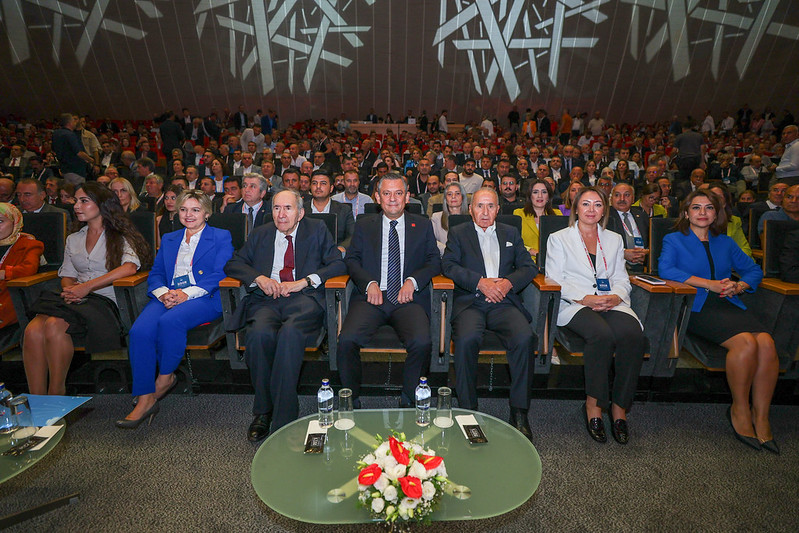 Özel, CHP İkinci Yüzyıl Değişim Kurultayı’nın üçüncü gününe katıldı