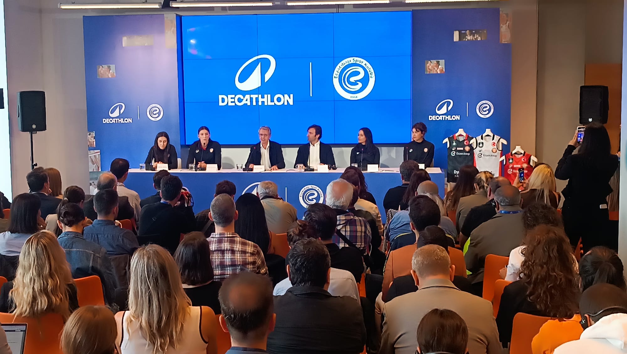 Decathlon, Eczacıbaşı Dynavit’in teknik sponsoru oldu