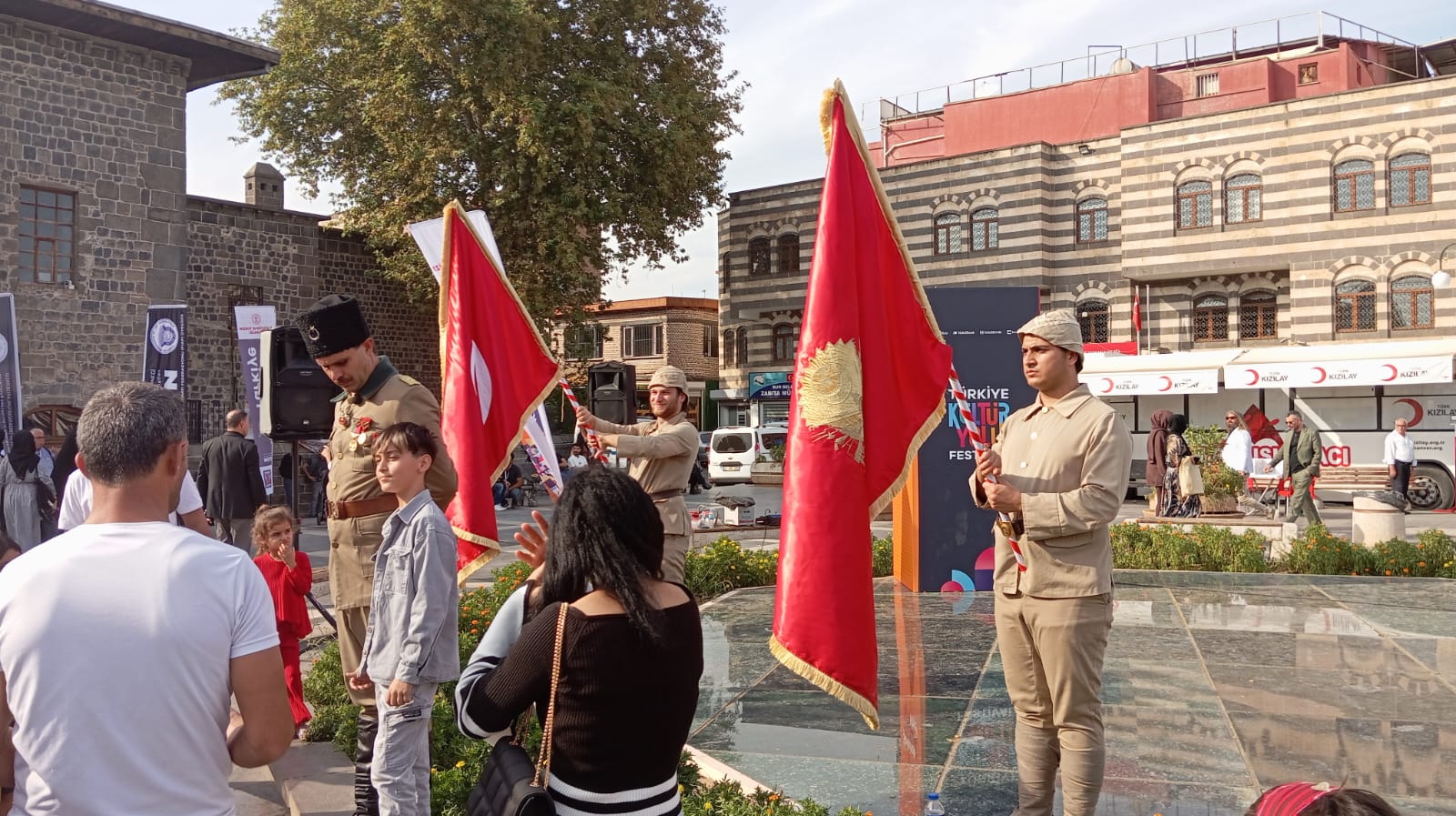 Sur Kültür Yolu Festivali kapsamında turistler bölgeyi ziyaret ediyor