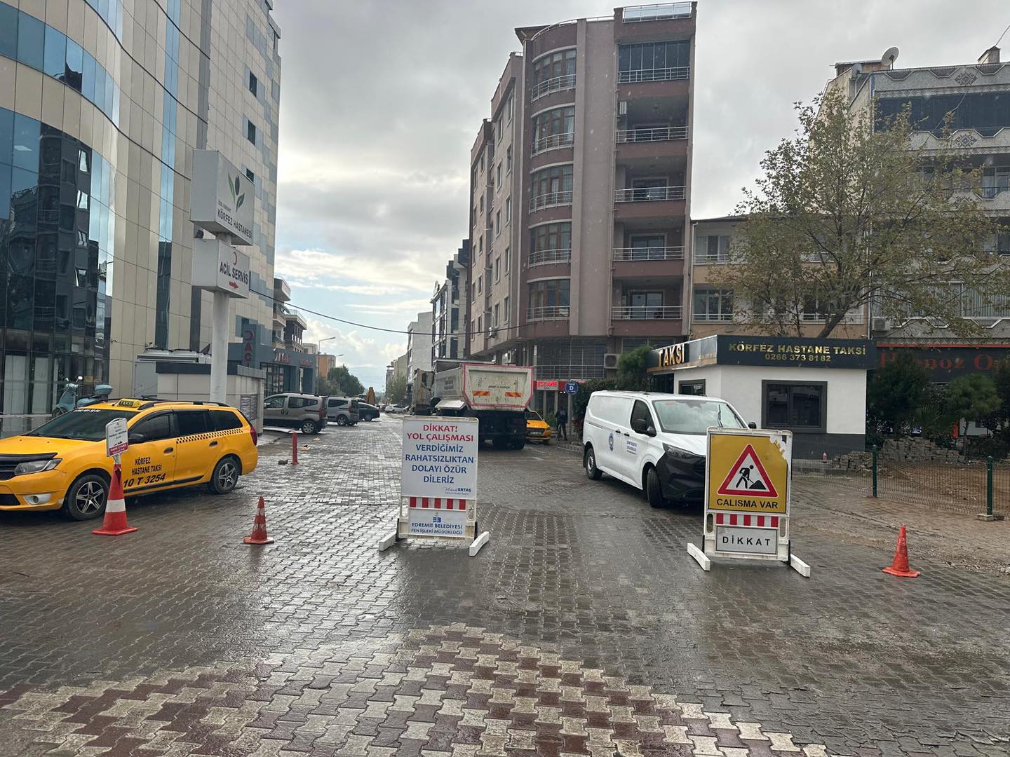 Edremit Belediyesi’nden yol düzenleme çalışmaları