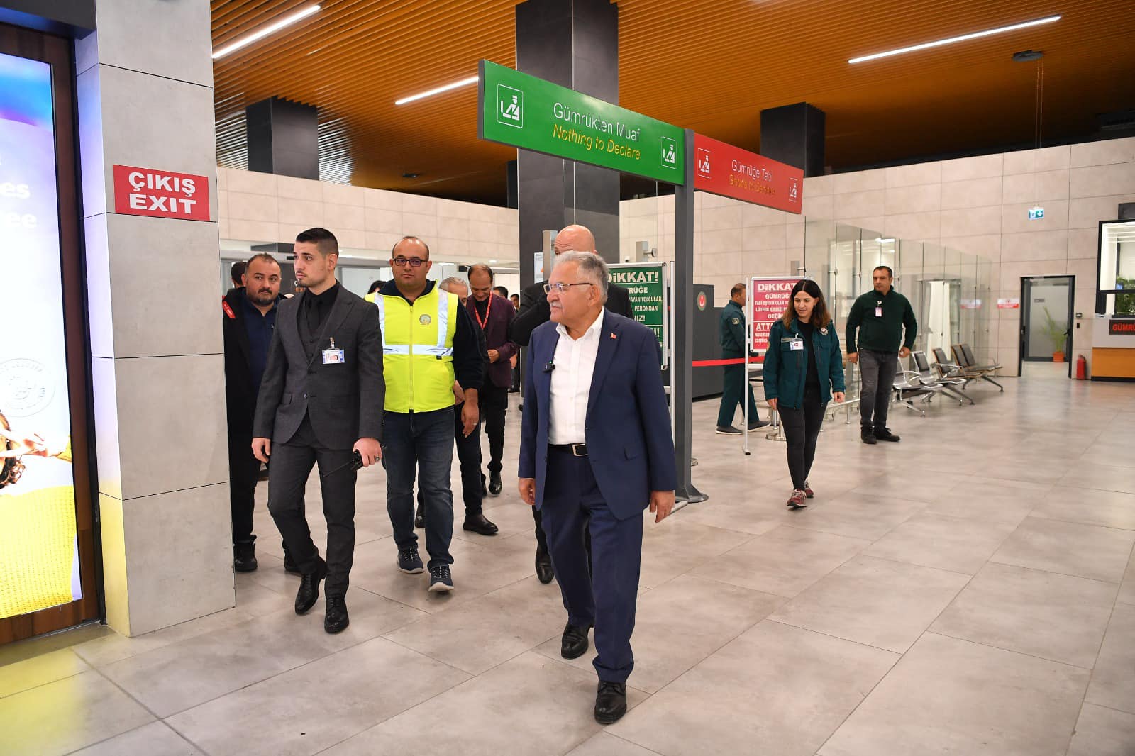 Başkan Büyükkılıç’tan Kayseri Havalimanı Yeni Terminal Binası’na ziyaret