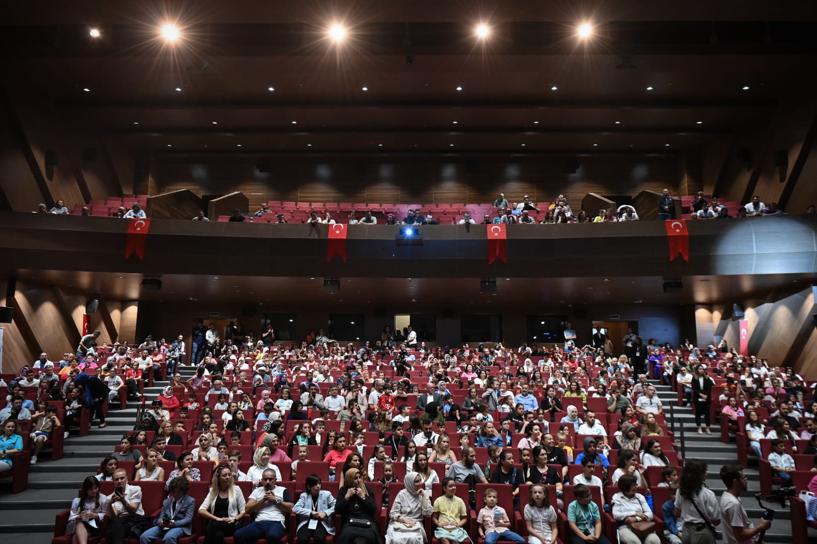 Başkan Akın: Bizlerin hedefleri çocuklarımızın istekleri ve hayallerini gerçekleştirmek