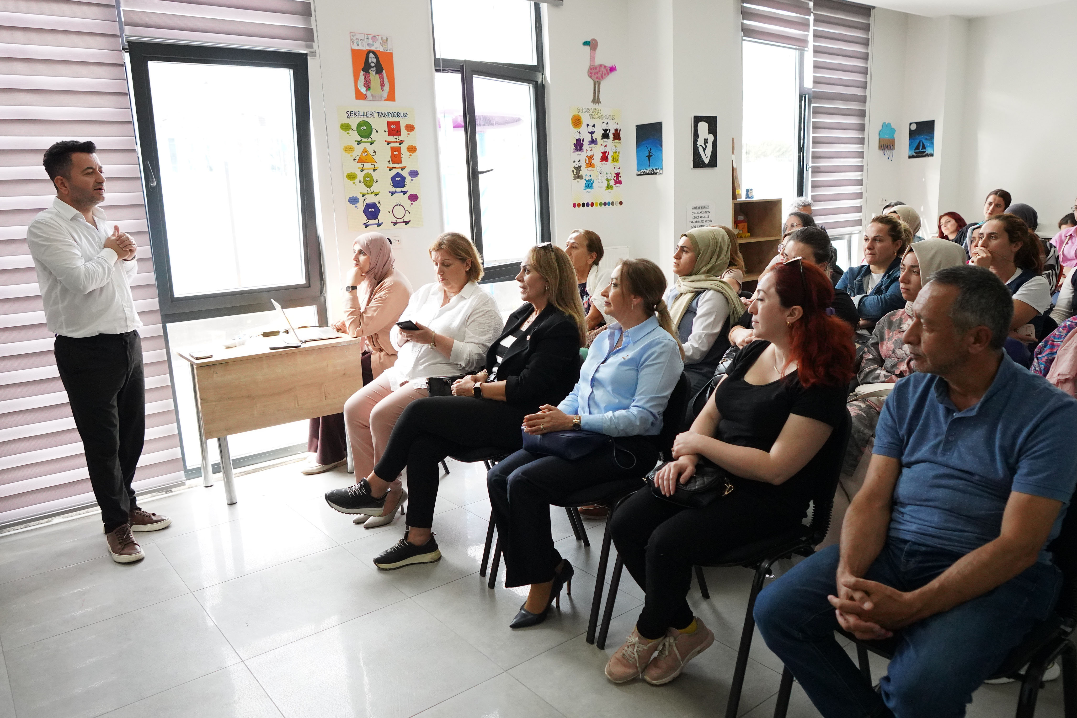 Beylikdüzü’nde “Mükemmeliyetçi Anne Baba Tutumları” adlı seminer gerçekleştirildi