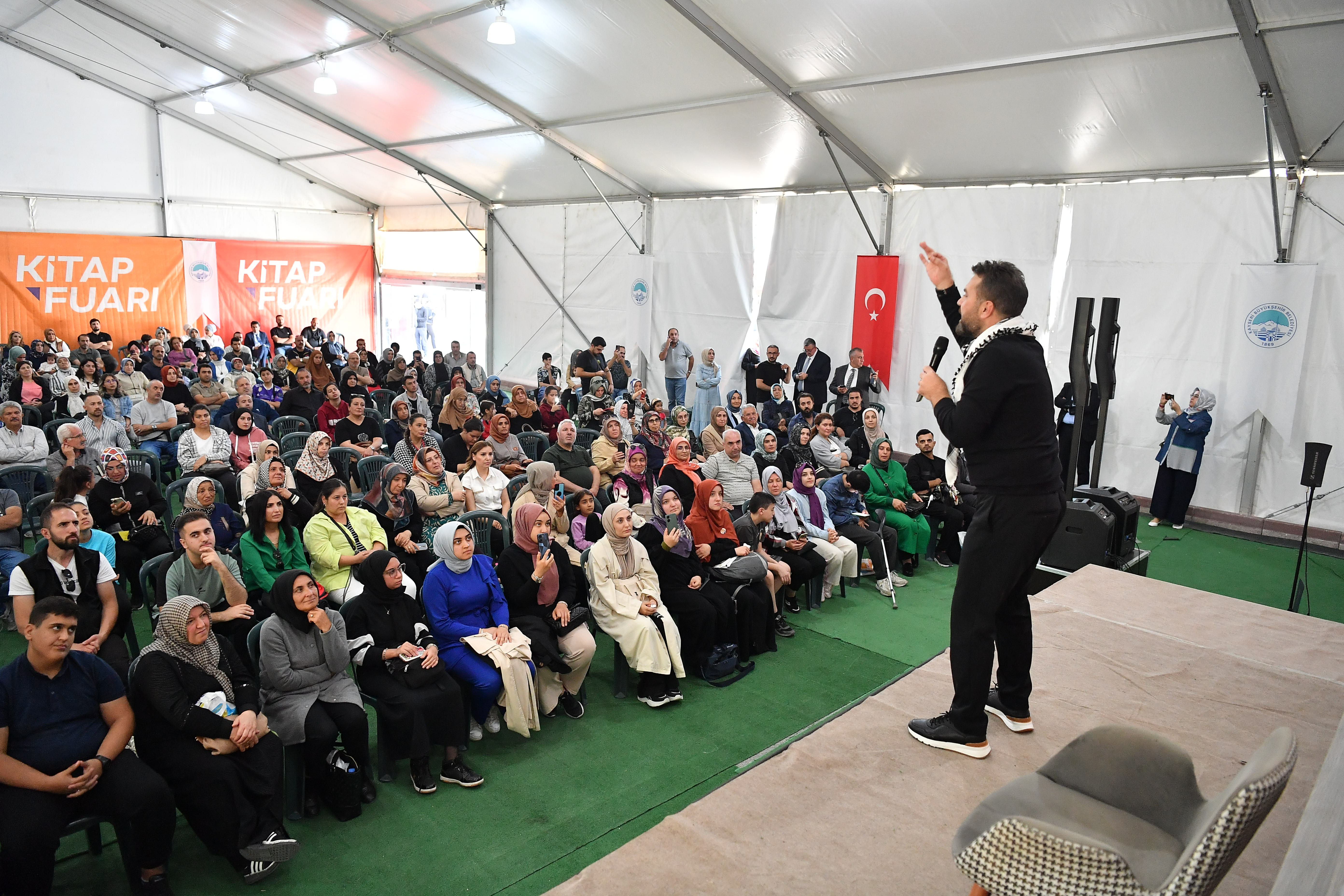 Başkan Büyükkılıç: Dolu dolu bir fuar dönemi yaşıyoruz