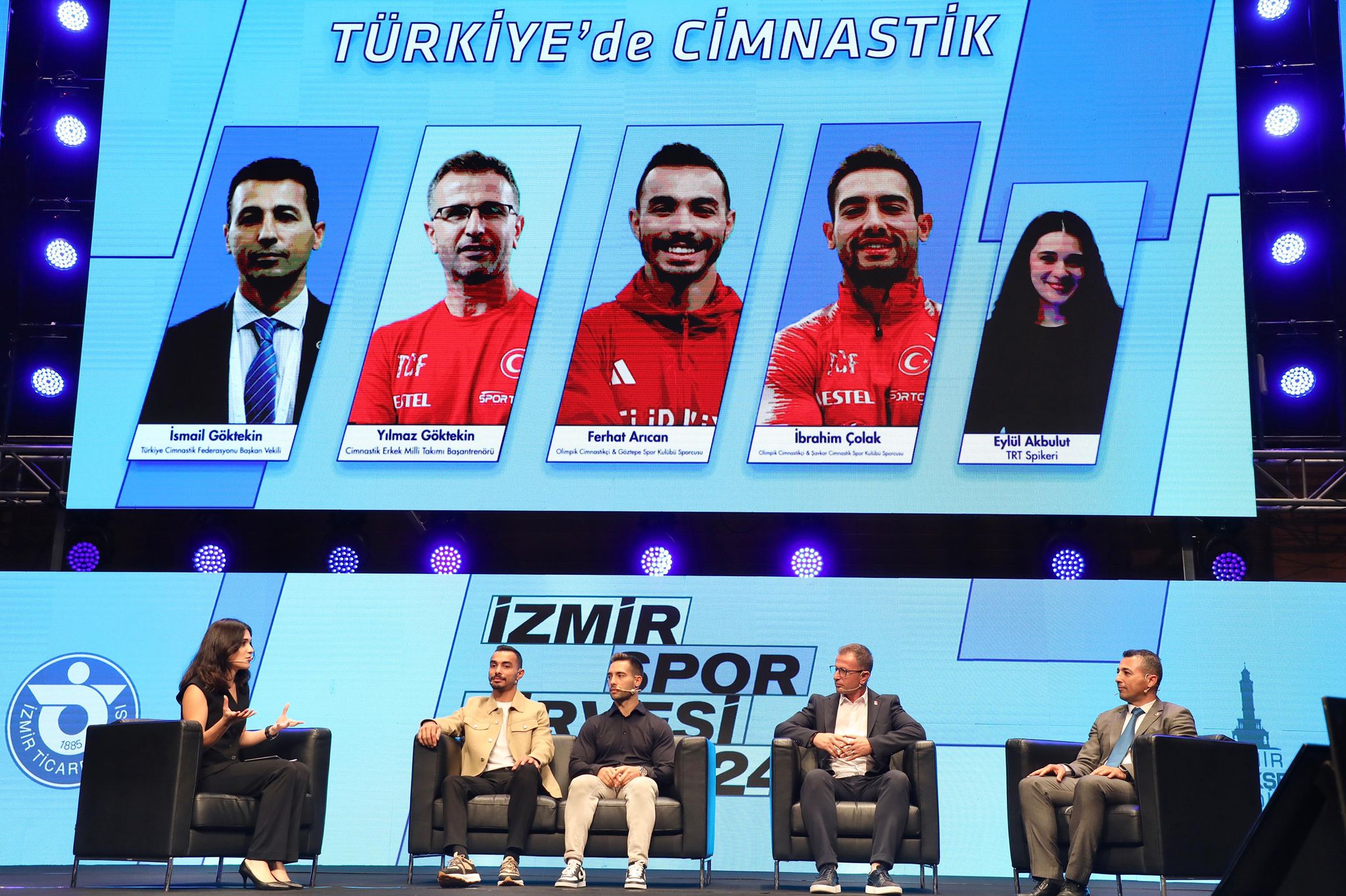 İzmir Spor Zirvesi’nde sporcular konuk edildi