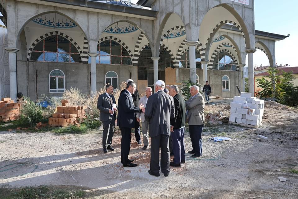 Sandıklı Belediye Başkanı Öztaş, Merkez Cami inşaatını ziyaret etti