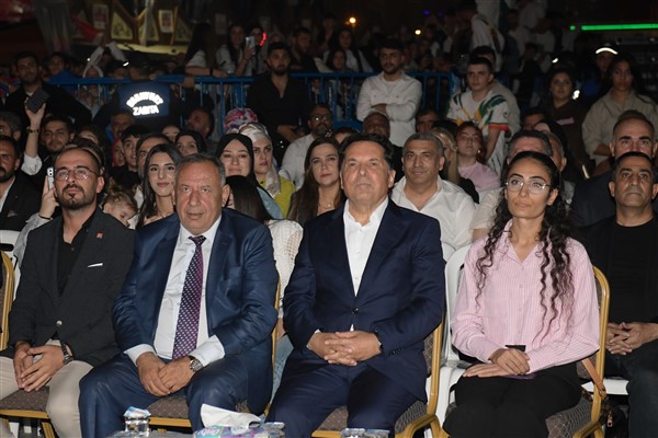 Kardeş Kültürler Festivali’nin 8. gününde Rojda Şenses sahne aldı