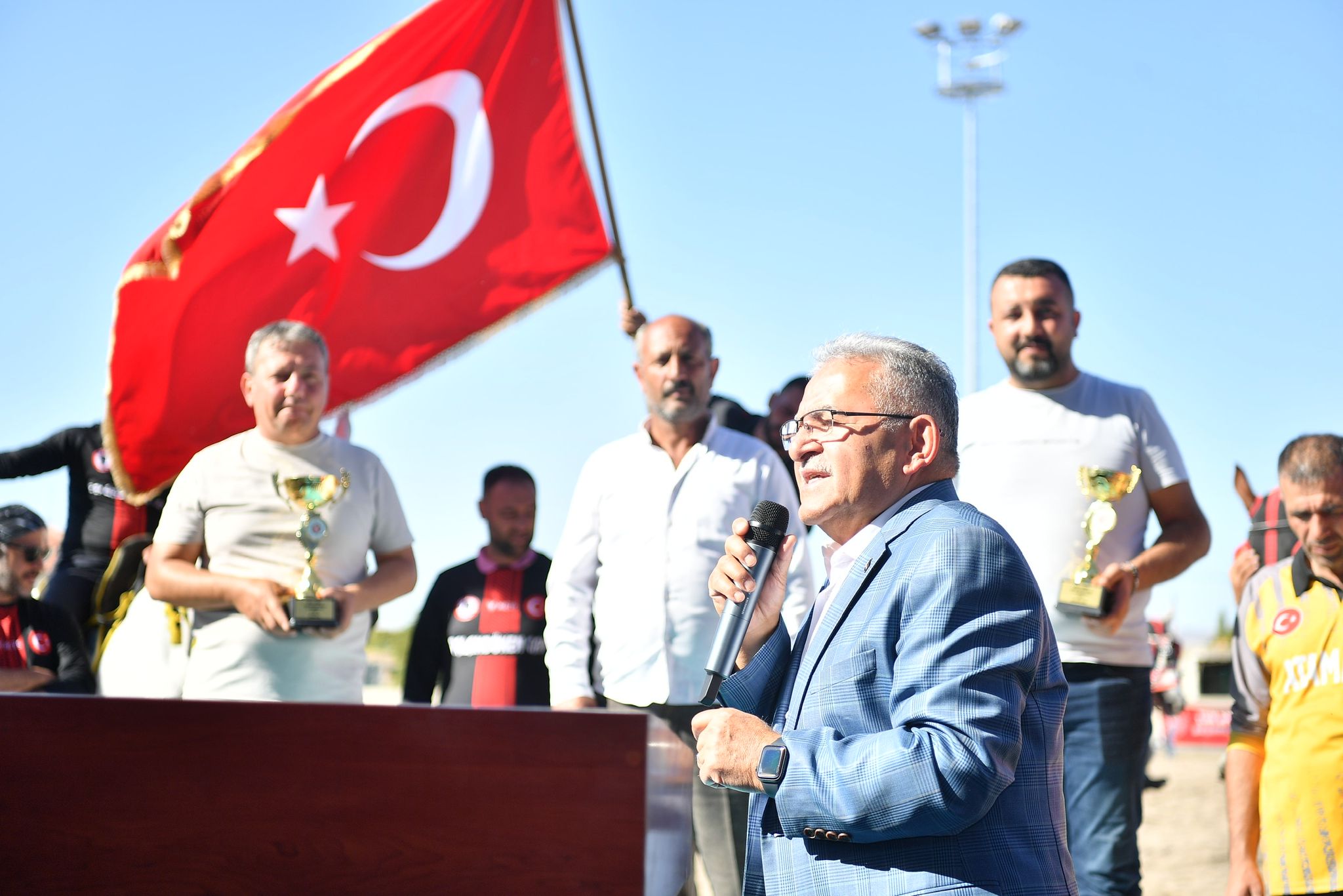 Başkan Büyükkılıç, Atlı Cirit 1. Lig Müsabakaları’nın ödül törenine katıldı