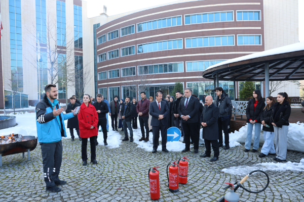 Düzce Üniversitesi’nde yangın tatbikatı yapıldı