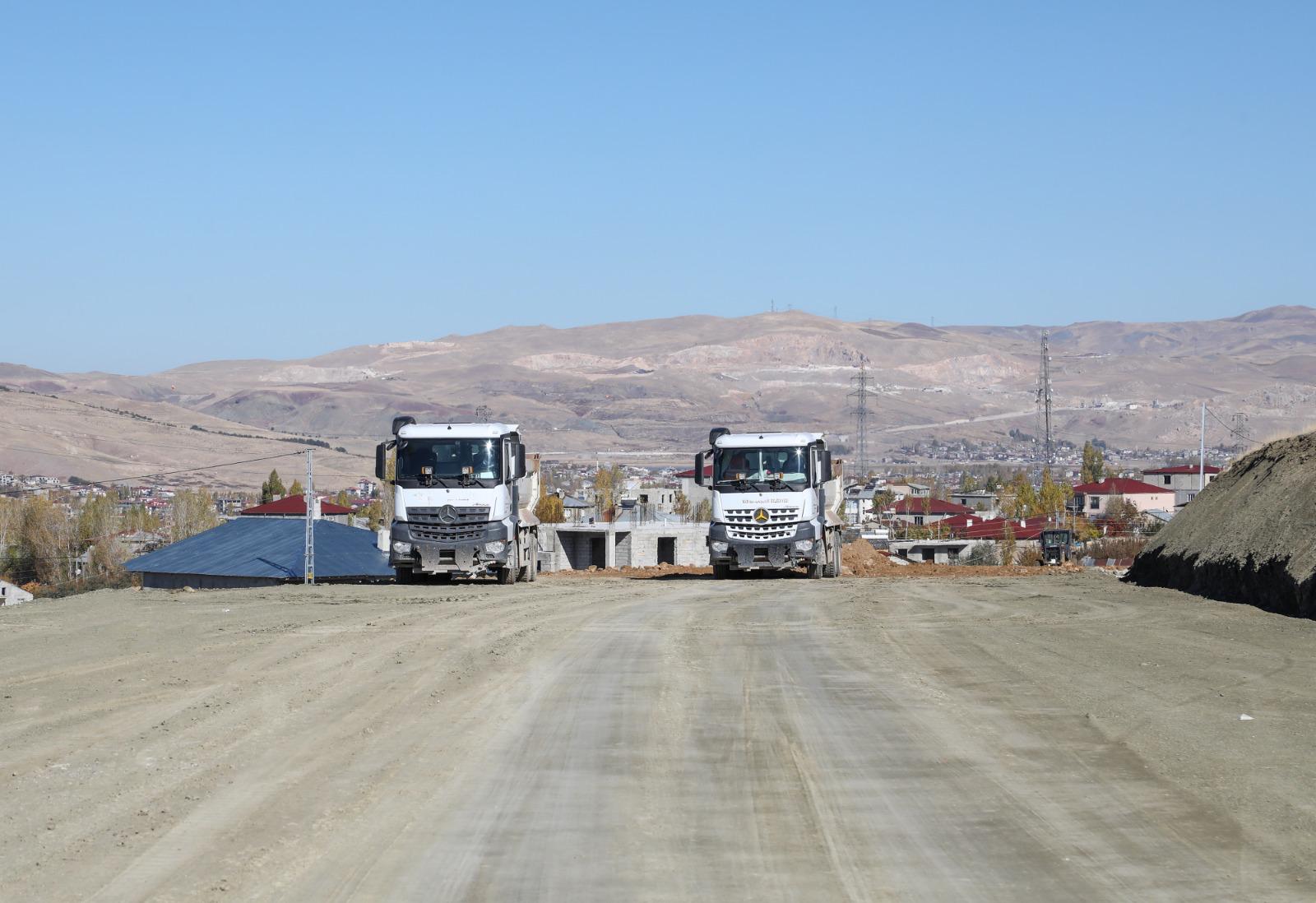 Van Kurttepe mevkisine 2.5 kilometrelik yeni yol yapılıyor