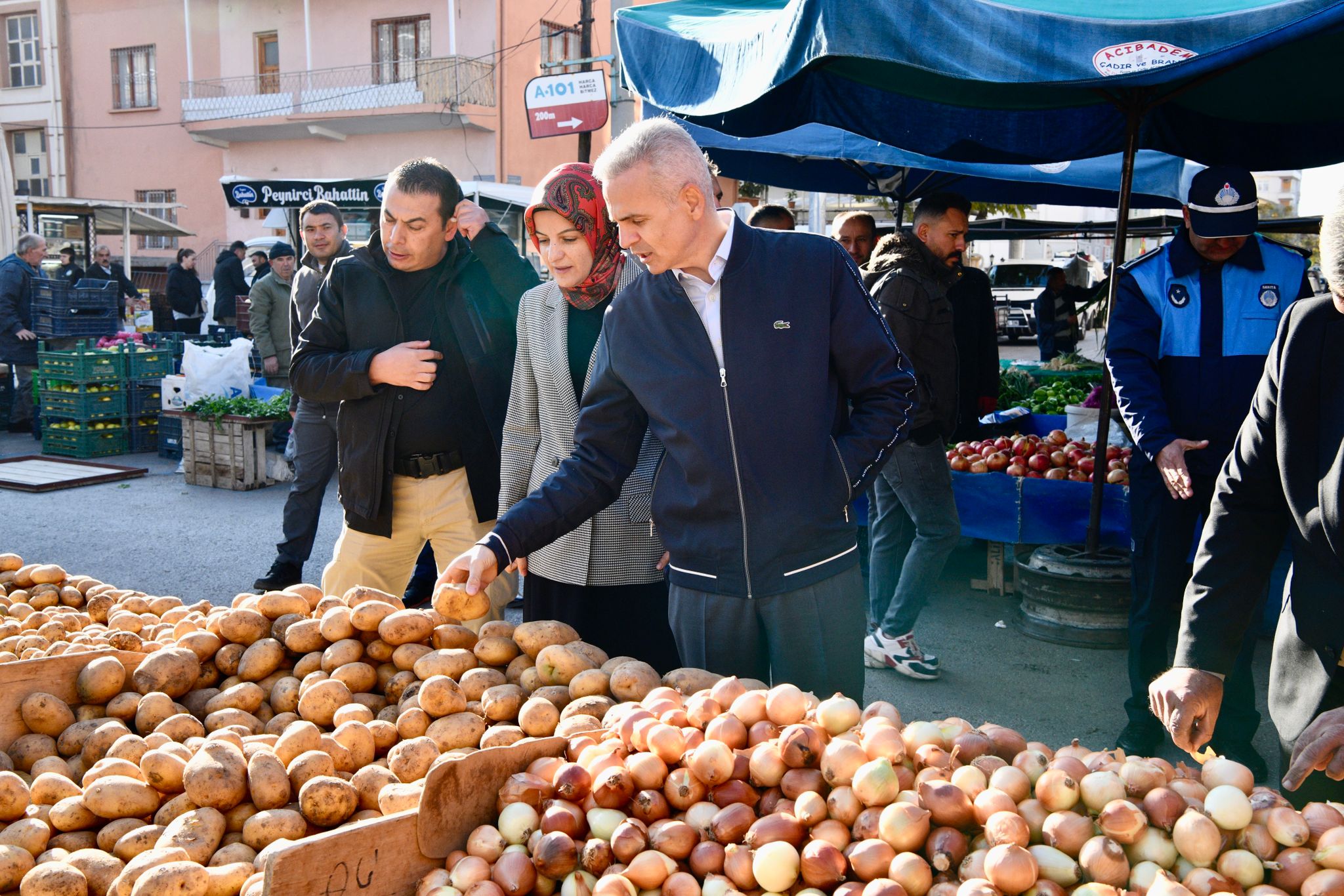 Vali Çiçekli’den Perşembe Pazarı ziyareti