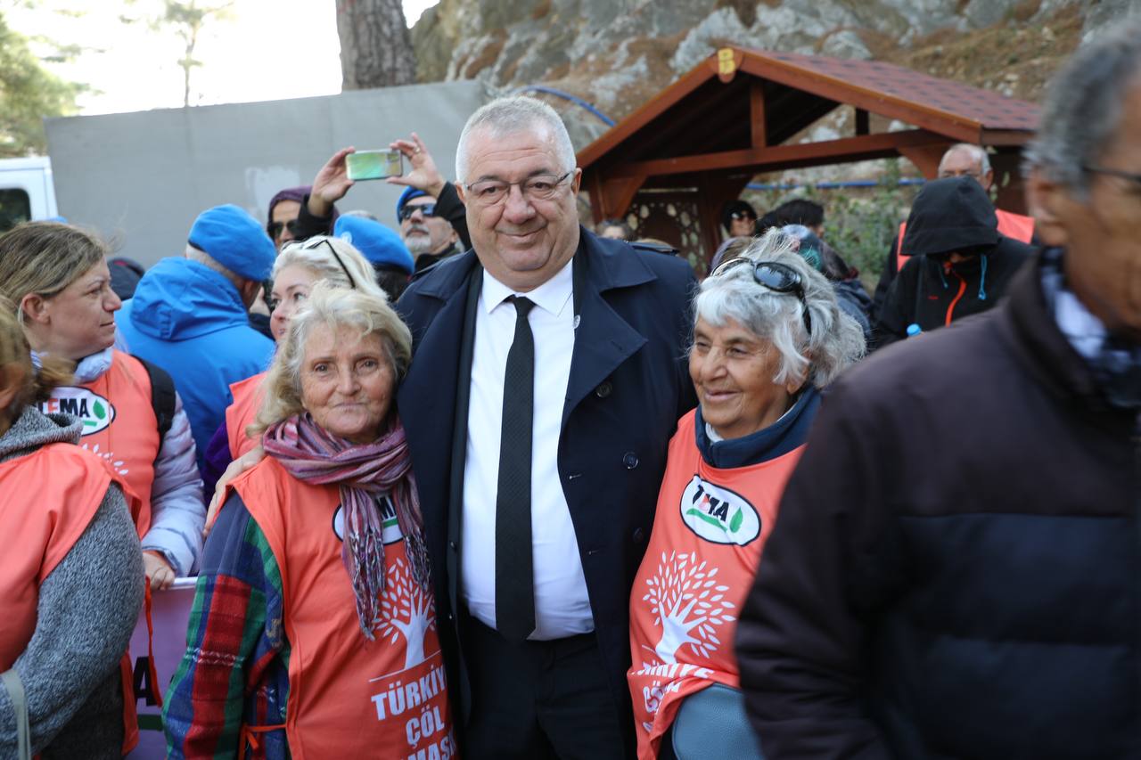 Edremit’te fidan dikimi etkinliği düzenlendi