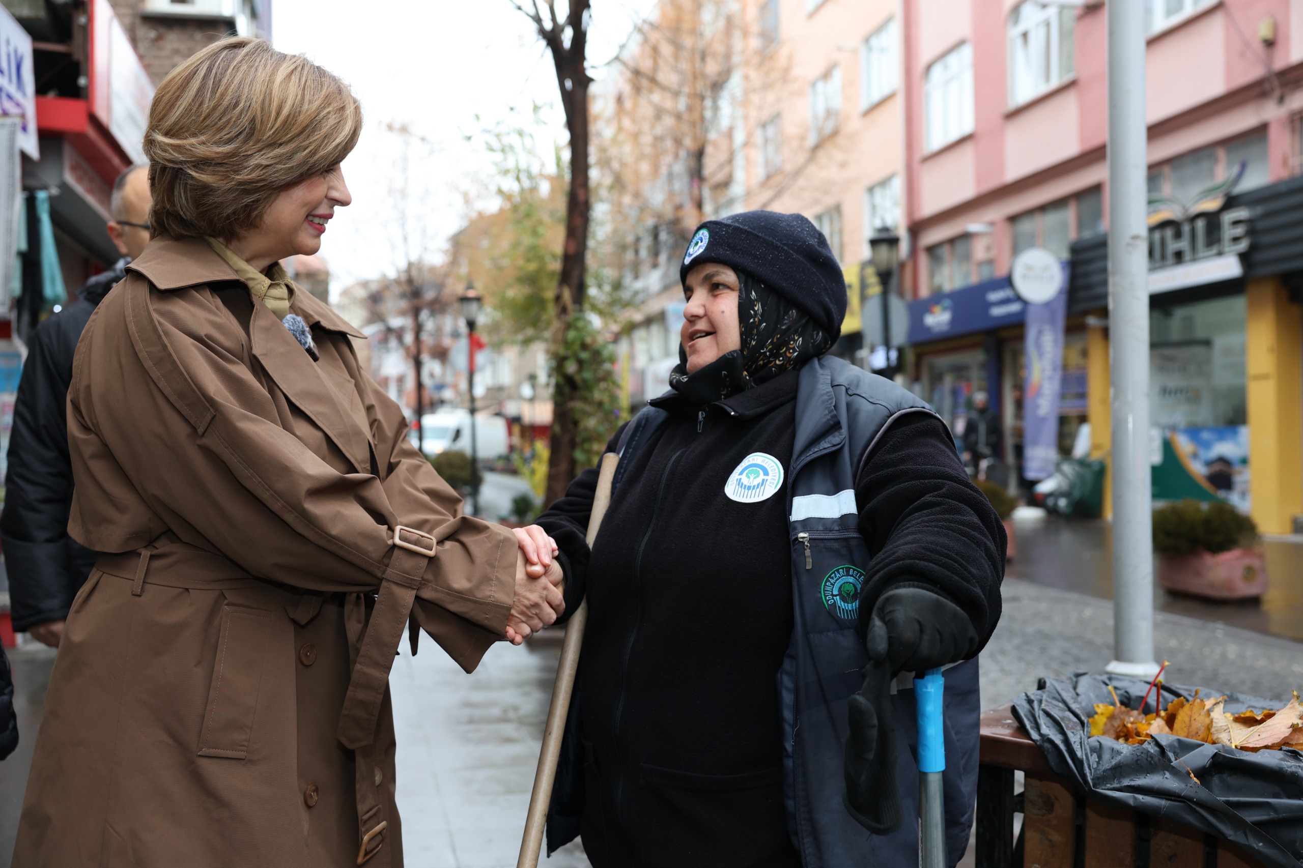 Başkan Ünlüce, Reşadiye esnafını ziyaret etti