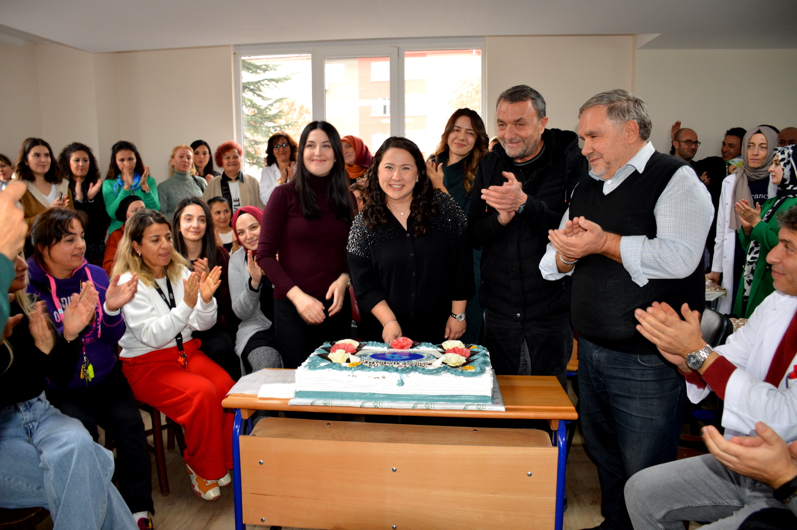 Şemsettin Karahisari’de Öğretmenler Günü kutlaması