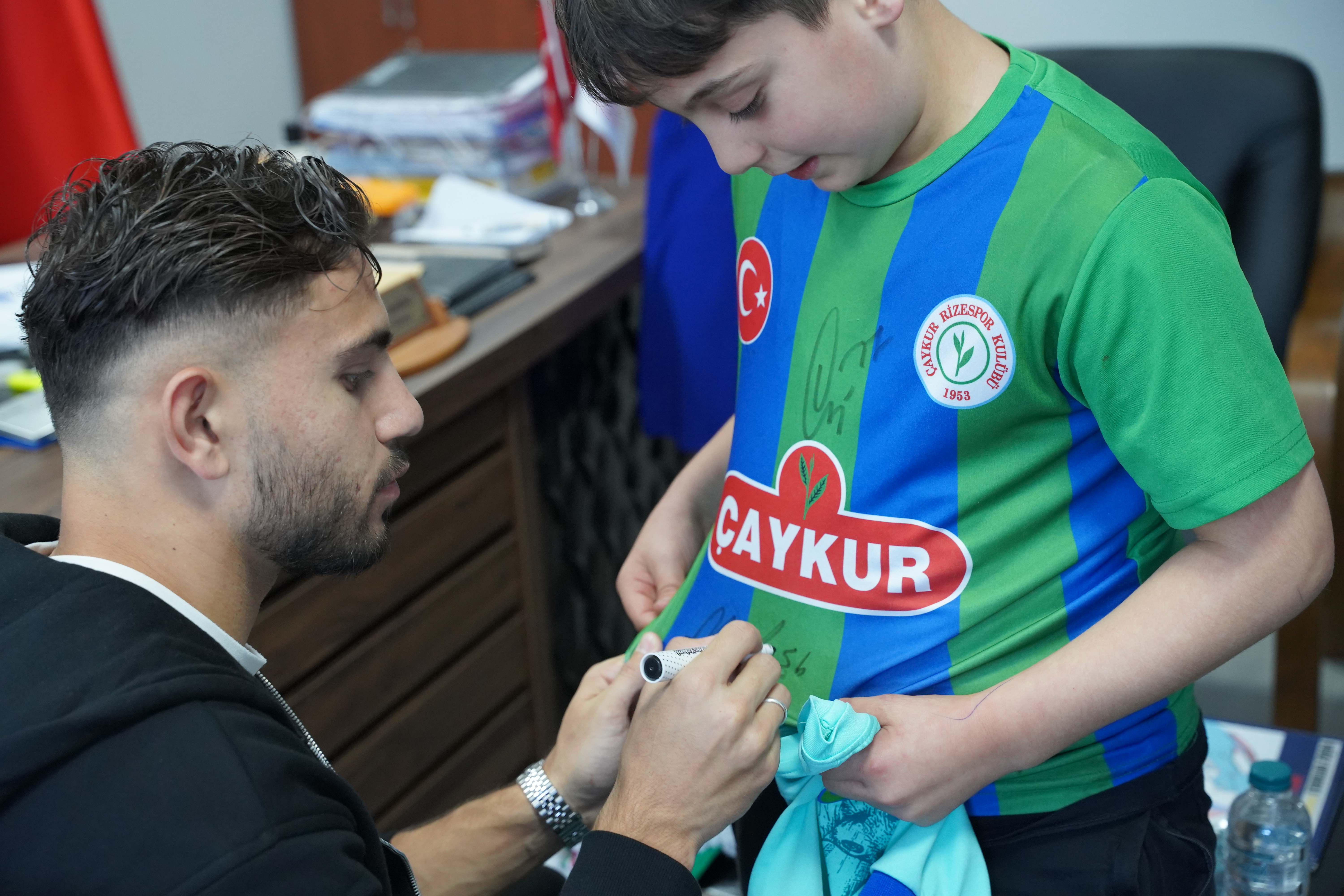 Çaykur Rizespor oyuncuları, öğrencilerle bir araya geldi