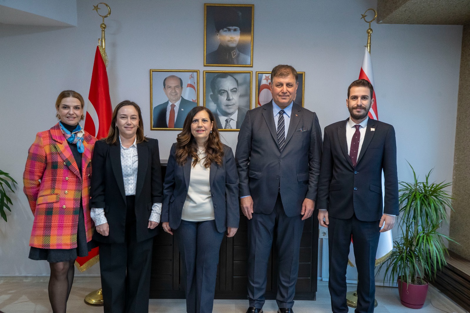 Başkan Tugay’dan KKTC’nin İzmir Başkonsolosu İnanıroğlu’na ziyaret