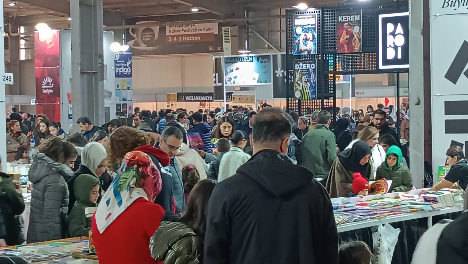 Diyarbakır Kitap Fuarı’nda son gün yoğunluğu