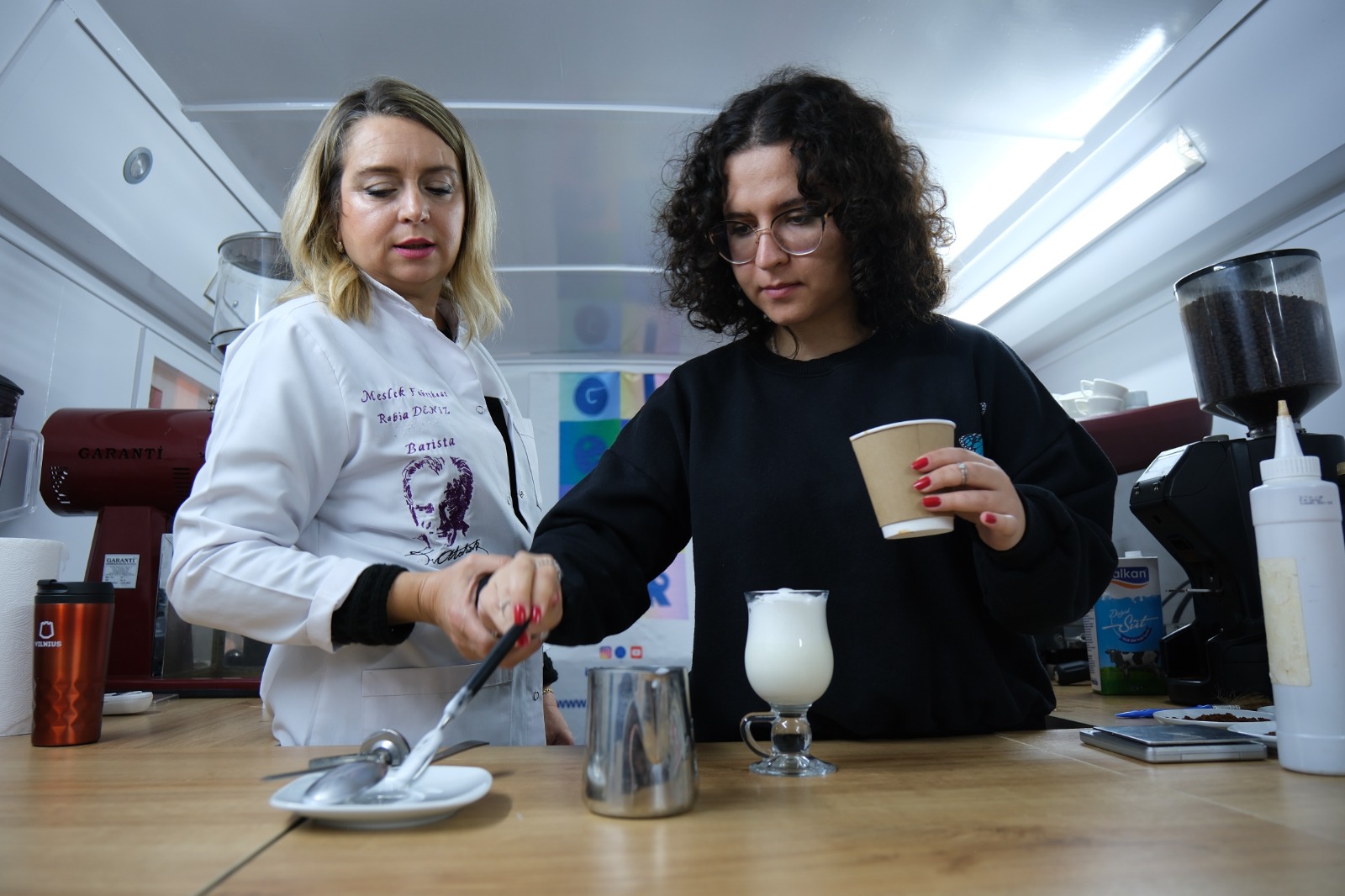 İzmir’in Mobil Barista Otobüsü yollarda