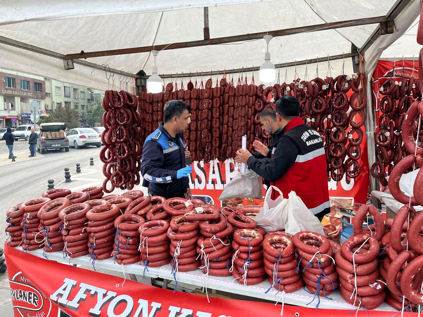 Şanlıurfa Büyükşehir Belediyesi Zabıtasından sahte sucuk operasyonu