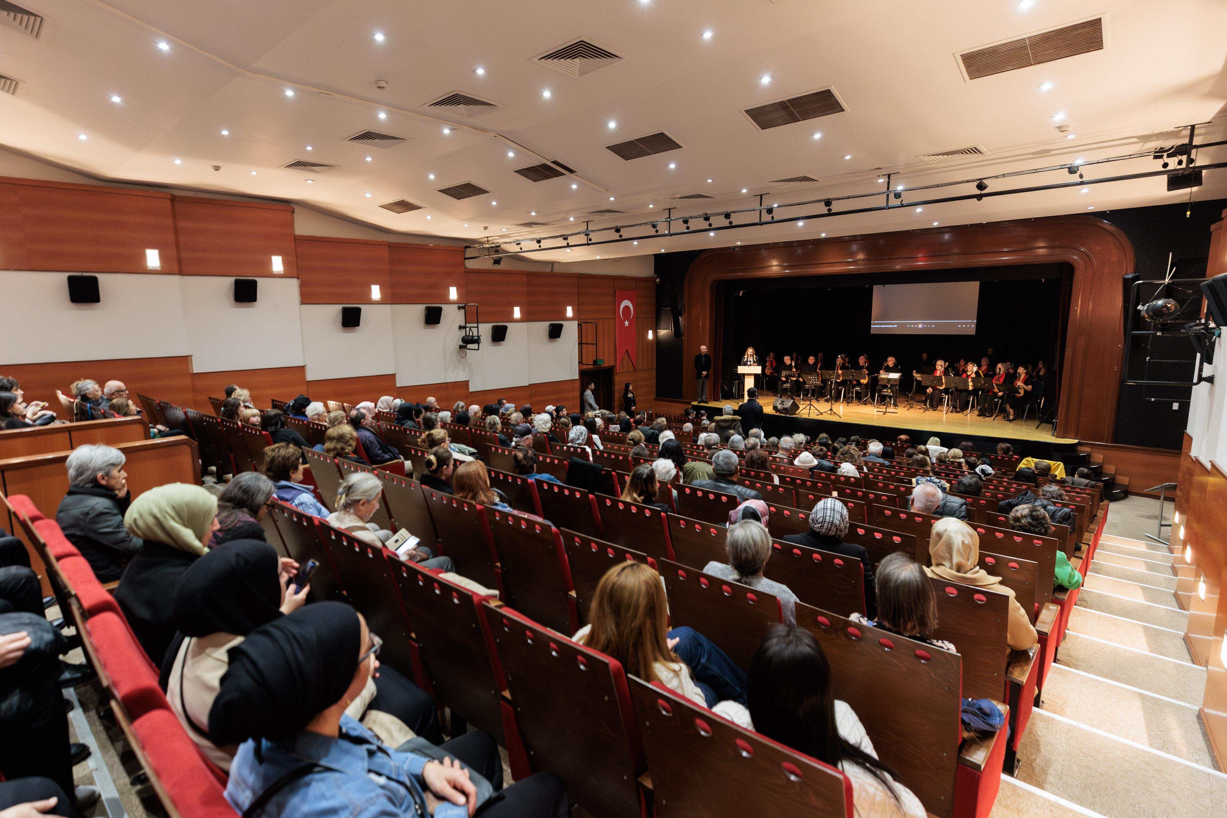 TOBAV Mandolin Orkestrası konser verdi