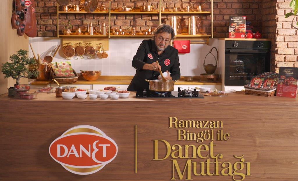 DANET ve Ramazan Bingöl’den sucuklu yumurtaya lezzetli bir yorum: Fırın yumurta tarifi