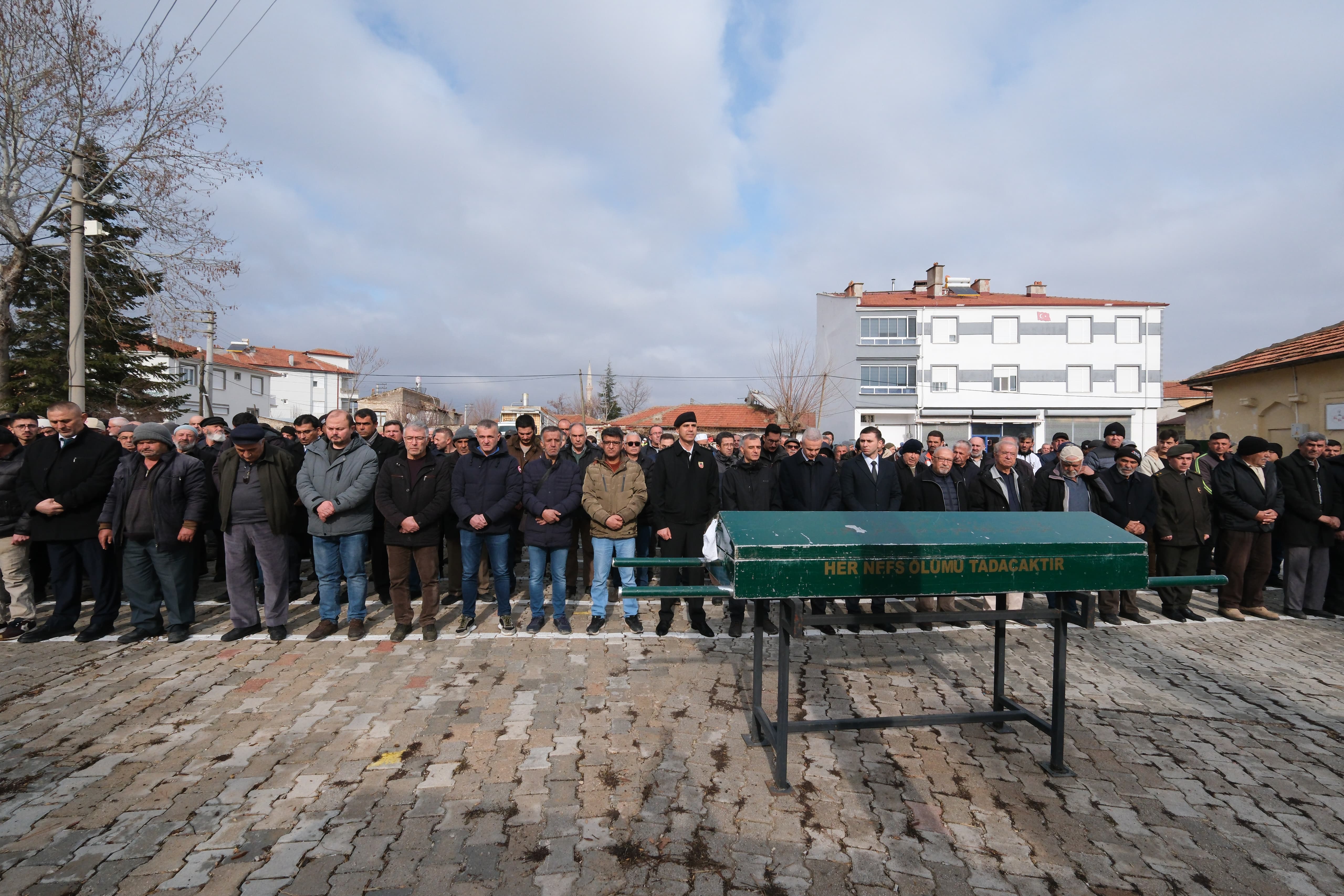 Vali Çiçekli, Kayseri 1’inci Komando Tugay Komutanı babasının cenaze namazına katıldı