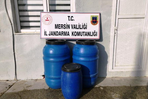 Mersin’de sahte alkol operasyonu: 540 litre sahte alkol ele geçirildi