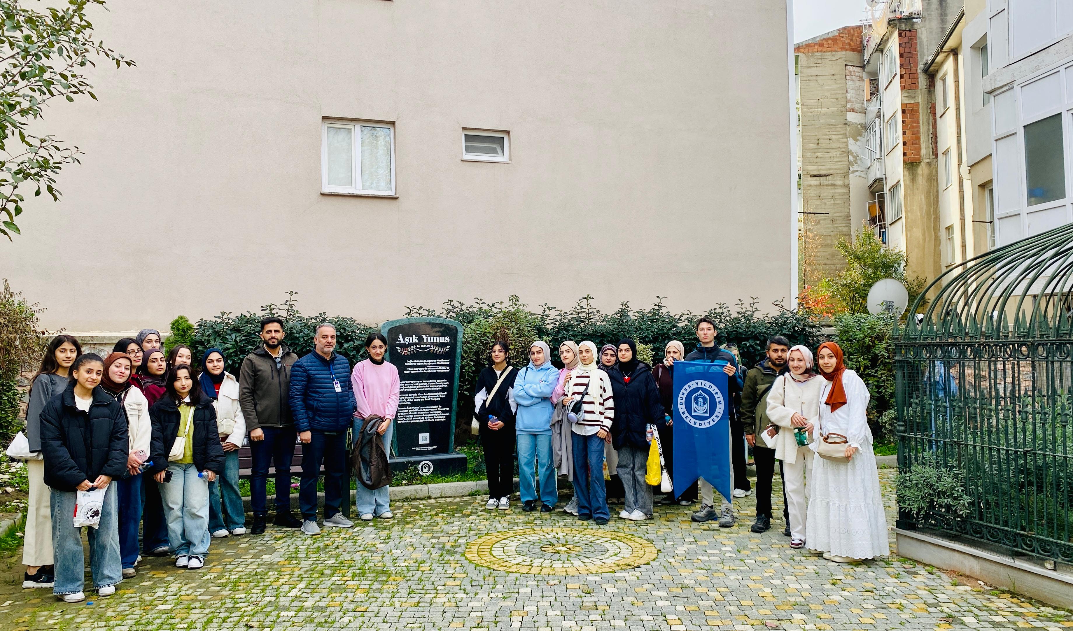 Yıldırımlı gençler Bursa’yı keşfediyor