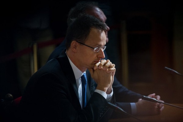 Szijjarto: Avrupa Birliği, kendi kurallarını hiçe saymaktadır