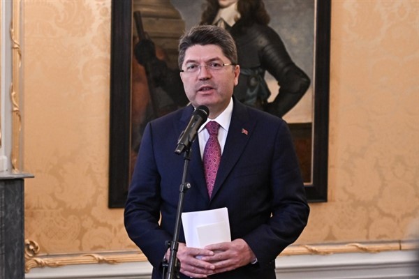 Bakan Tunç, Öztürk’ün cenaze törenine katıldı