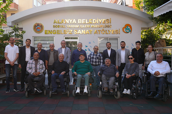 Alanya’da engelli bireylere özel ödüllü dart turnuvası düzenlendi