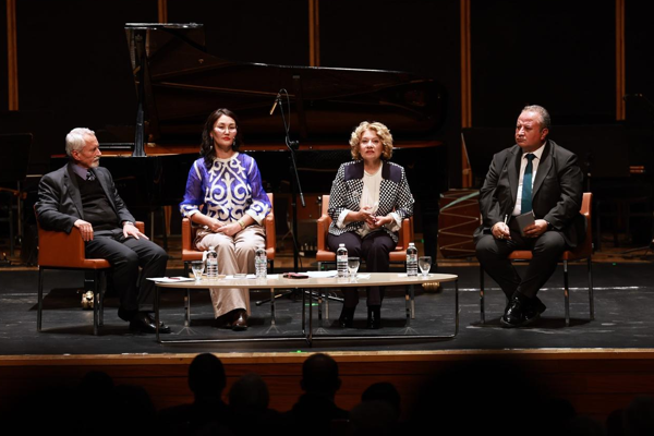 Dünya Türk Dili Ailesi Günü İzmir’de kutlandı