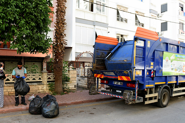 Muratpaşa’da Çevreci Komşu Kart projesi sürüyor