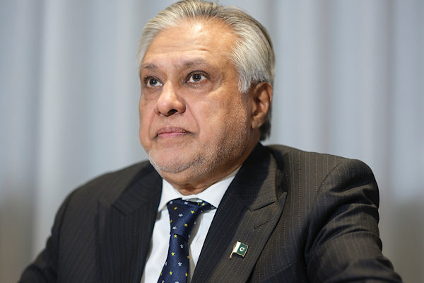 Pakistan Başbakan Yardımcısı ve Dışişleri Bakanı Dar, Çin’i ziyaret edecek